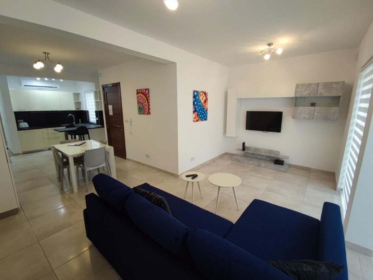 Modern Apartment In Gzira מראה חיצוני תמונה