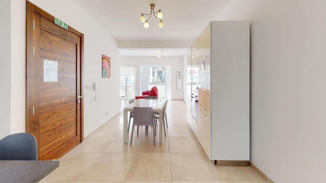 Modern Apartment In Gzira מראה חיצוני תמונה