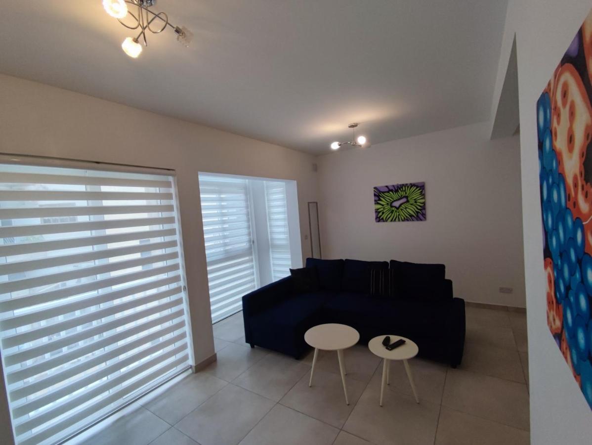 Modern Apartment In Gzira מראה חיצוני תמונה