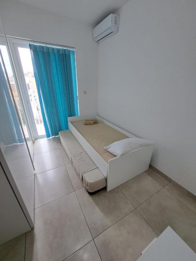Modern Apartment In Gzira מראה חיצוני תמונה